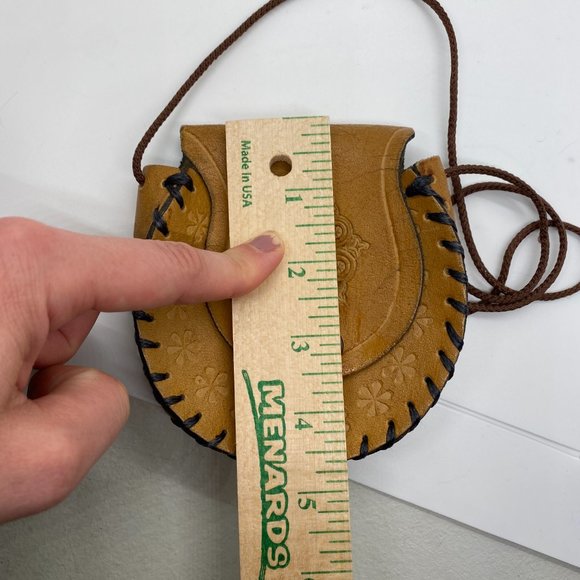 - Vintage Leather Boho Tan Hand Tooled Coin Purse Belt Bag - Picture 6 of 8